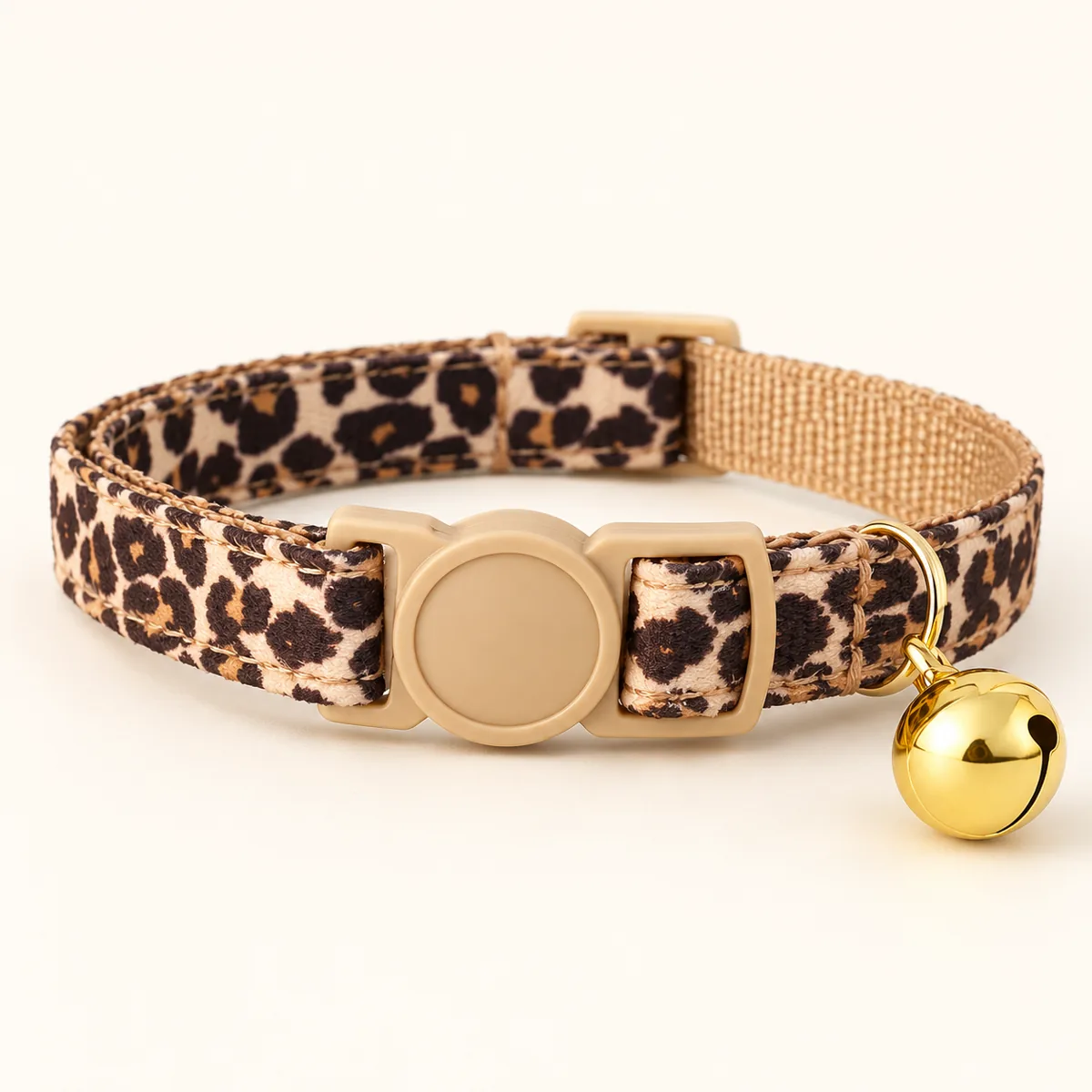 Collar animal print con cascabel