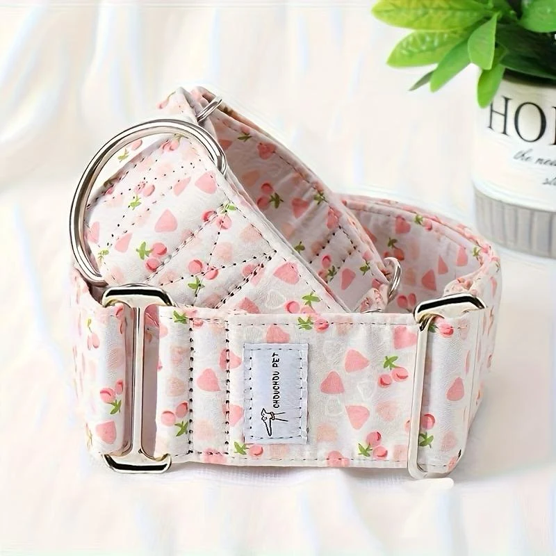 Collar con estampado floral rosa